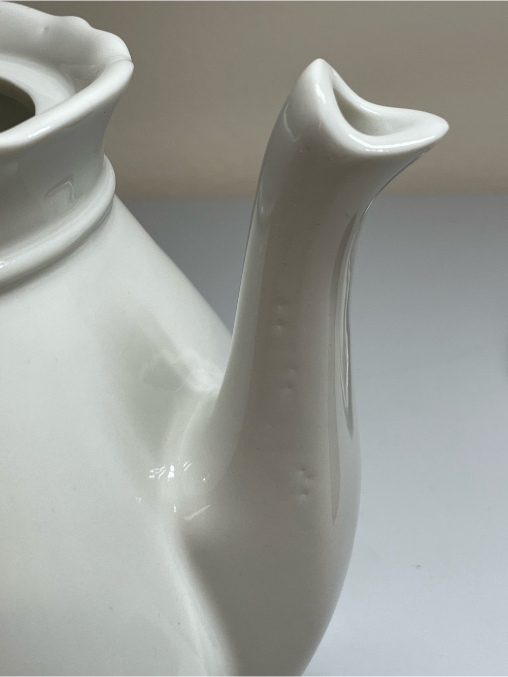 Vintage 1960s Red Cliff Montcliff White Ironstone 8-Cup Teapot - PRISTINE - Picture 9 of 13